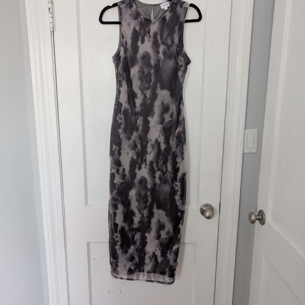Le Lis Gray and Black Tie-Dye Midi Dress